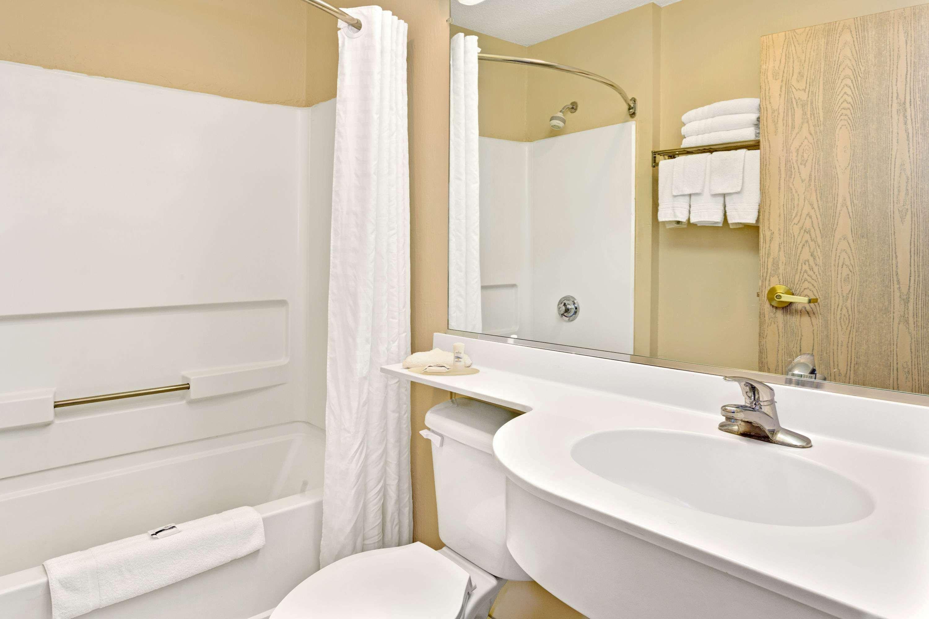 Microtel Inn & Suites By Wyndham Florence/Cincinnati Airpo Екстер'єр фото