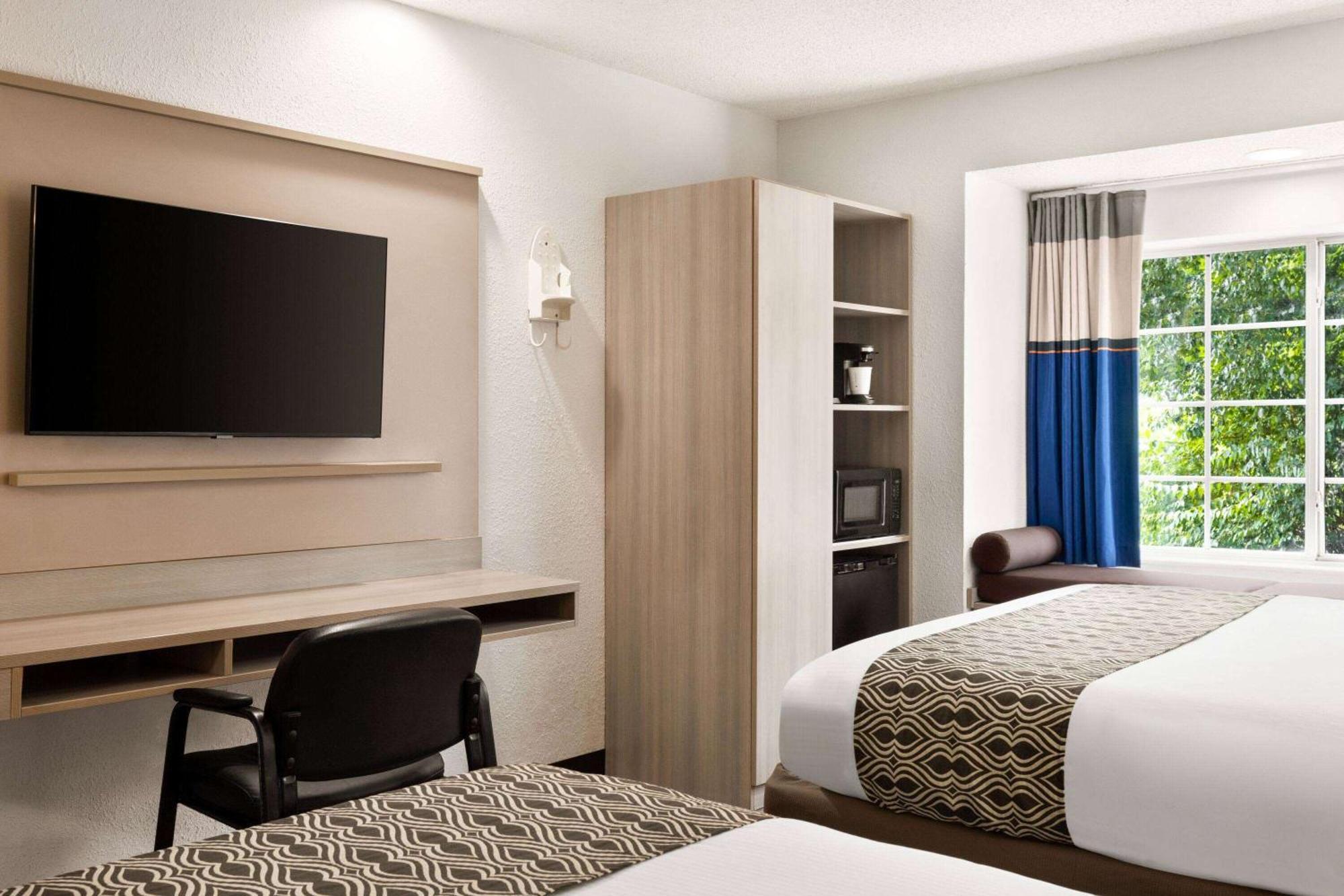 Microtel Inn & Suites By Wyndham Florence/Cincinnati Airpo Екстер'єр фото