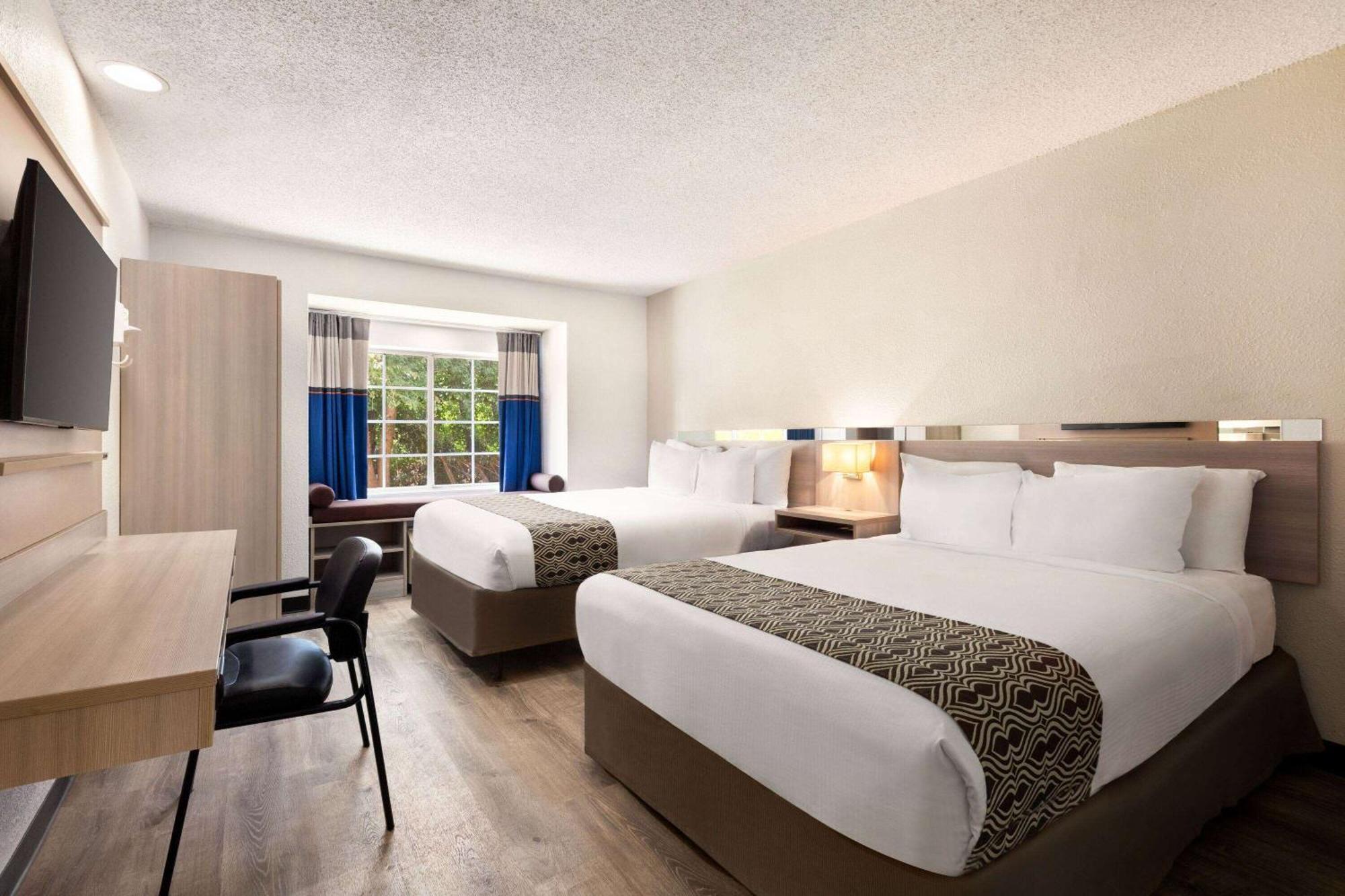 Microtel Inn & Suites By Wyndham Florence/Cincinnati Airpo Екстер'єр фото